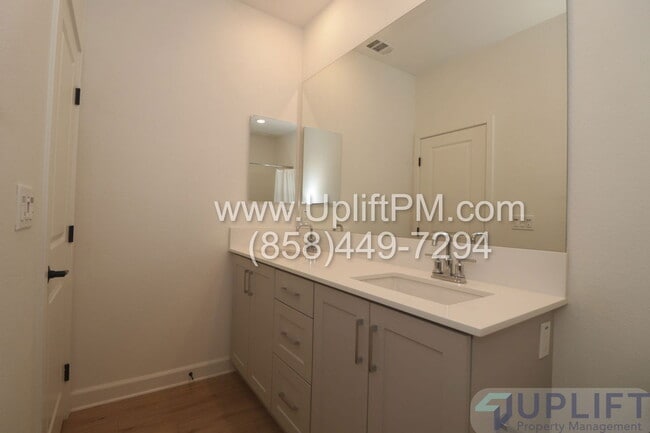 Building Photo - 1952 Infinity Ln