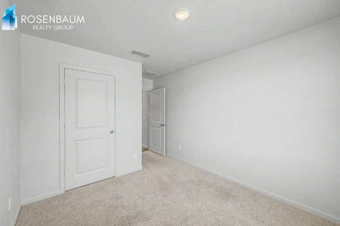 Building Photo - 3520 N La Paz Dr