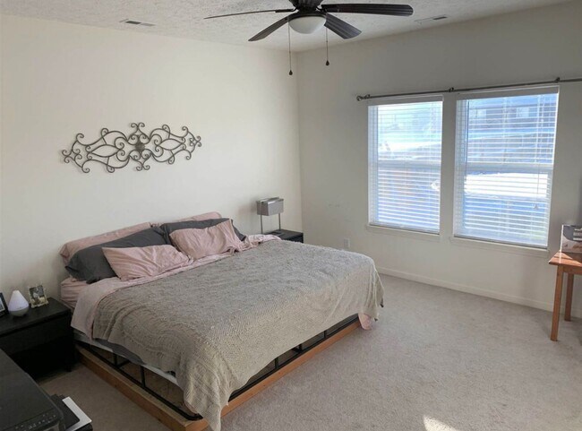 Building Photo - Hawthorne Lakes...4 Bed 2 Bath