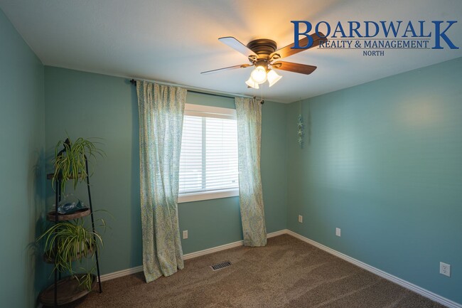 Building Photo - Main-Level 3 Bed / 2 Bath Home in Farmington