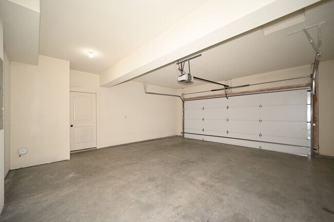 Building Photo - 3916 NW 94th St