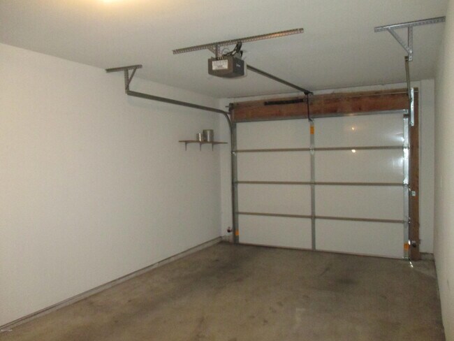 Building Photo - 2901 S Jackson Ave