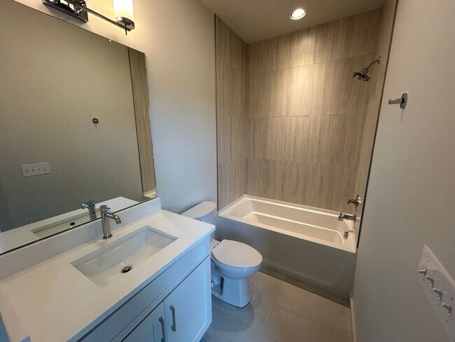 Building Photo - Amazing New Construction North Nashville!