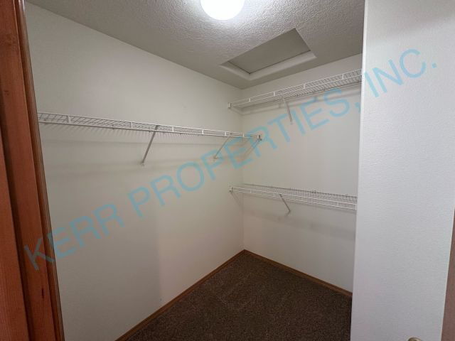 Building Photo - 714 SE Palmblad Pl