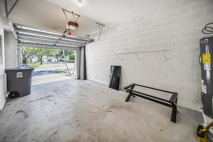 Building Photo - 9755 Porta Leona Ln