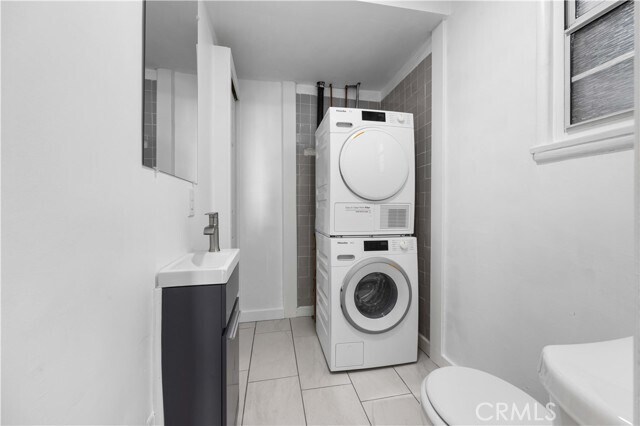 Building Photo - 1303 N Beverly Glen Blvd