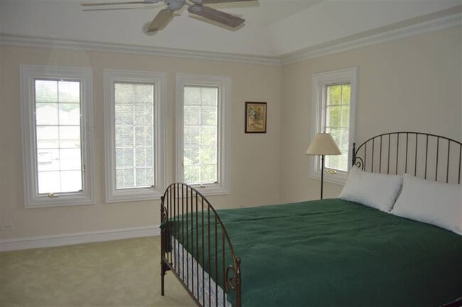 Building Photo - 711 Berkshire Ct