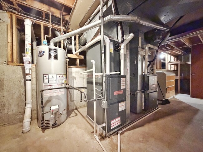 Building Photo - 6710 Wedgewood Ln