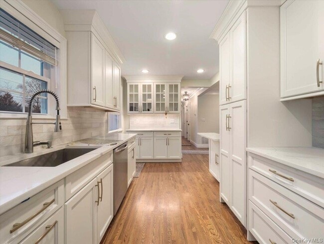 Building Photo - 5 Indian Dr