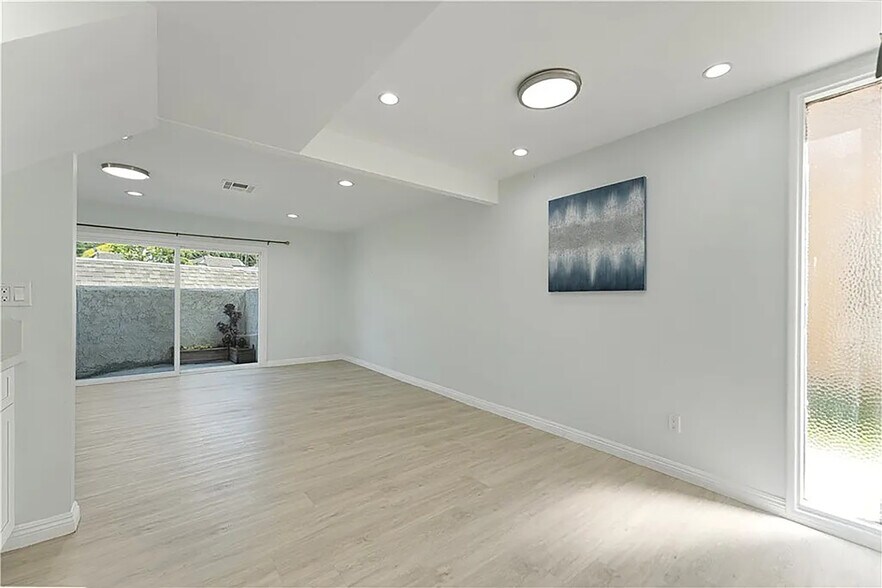 Building Photo - 126 Casuda Canyon Dr