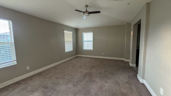Building Photo - 4-bed, 2.5 bath, 2,498 sq ft home in Mount...