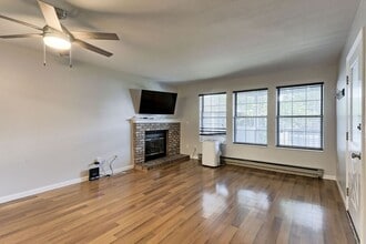 Building Photo - 1601 W Swallow Rd