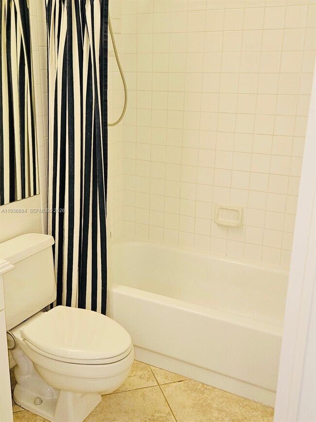 Building Photo - 1335 Mainsail Dr