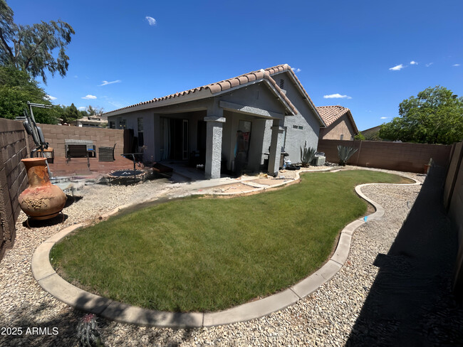 Building Photo - 3577 E Juanita Ave
