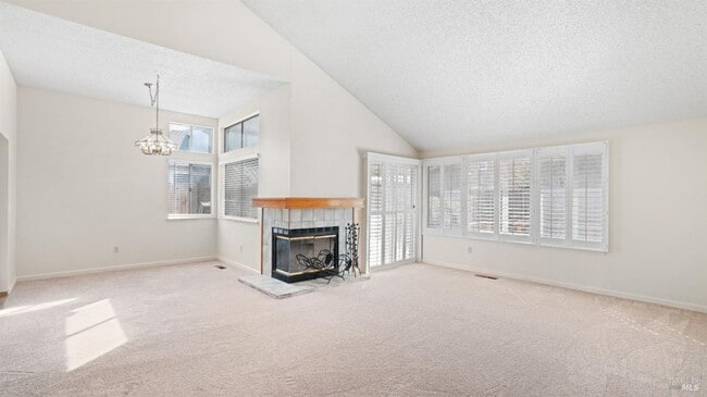 Building Photo - Super Cute with Lots to Offer!
