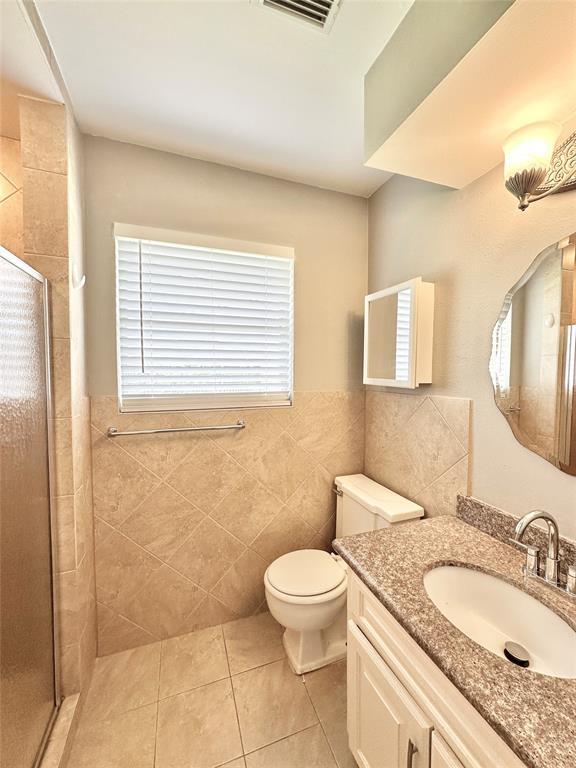 Building Photo - 5818 Birchmont Dr