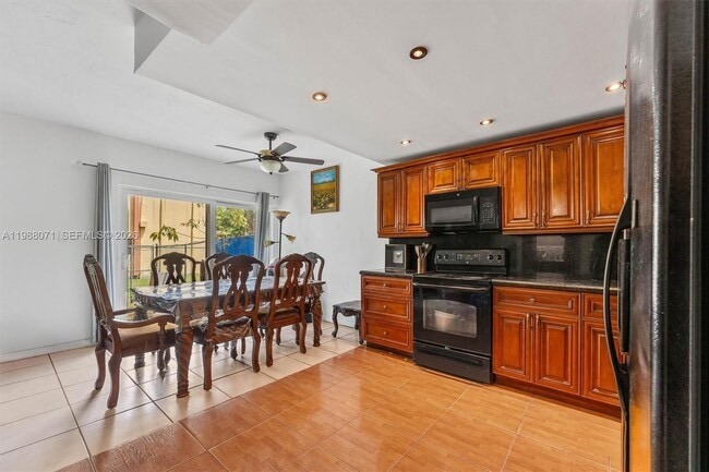 Building Photo - 314 NE Miami Ct