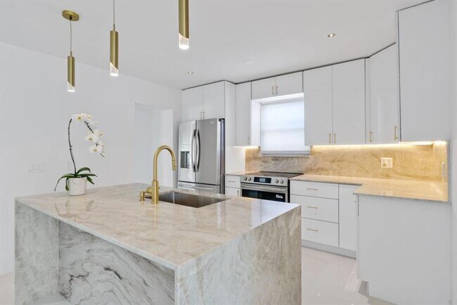 Building Photo - 3349 El Vedado Ct E