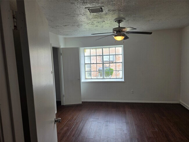 Building Photo - 158 Goodson Dr