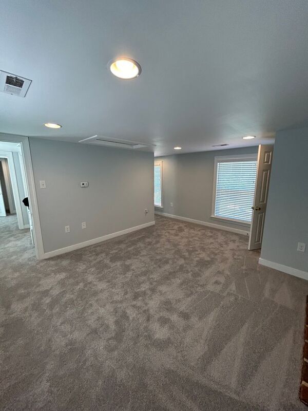 Building Photo - 11200 New Town Rd