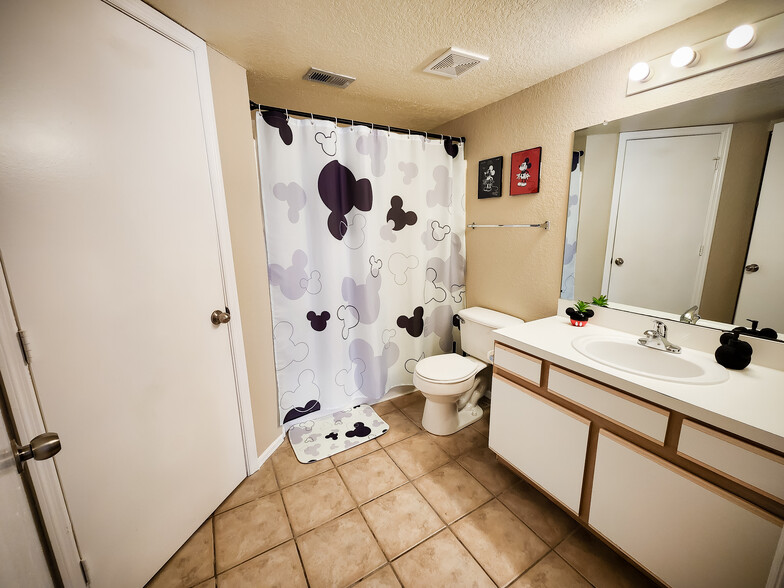 Building Photo - 2216 Grand Cayman Ct