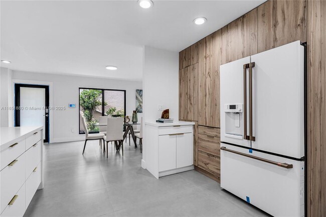 Building Photo - 7106 SW 103rd Pl