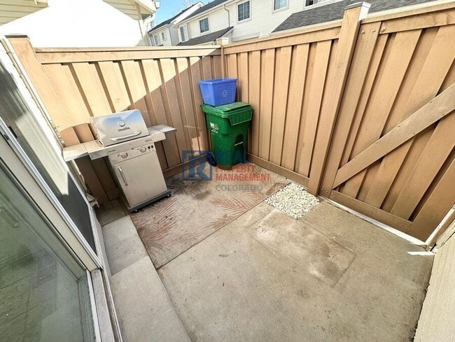 Building Photo - 2032 S Xenia Way