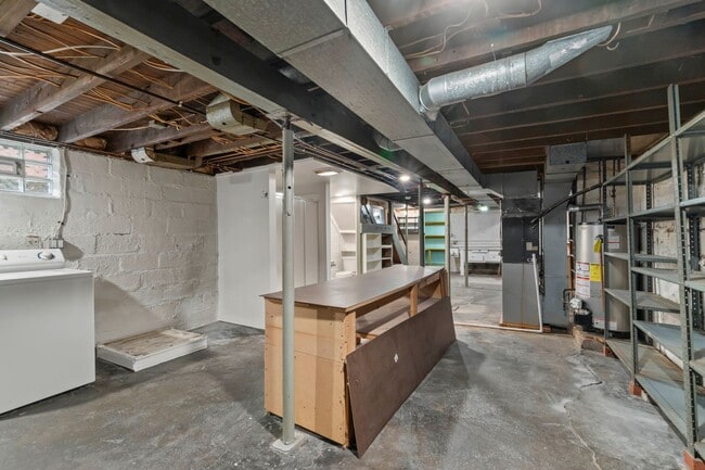 Building Photo - AVAILABLE NOW! Don't miss this amazing 3-bedroom with a RIVERFRONT view in Brackenridge!