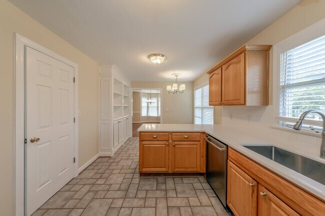 Building Photo - 2204 Palisade Ct