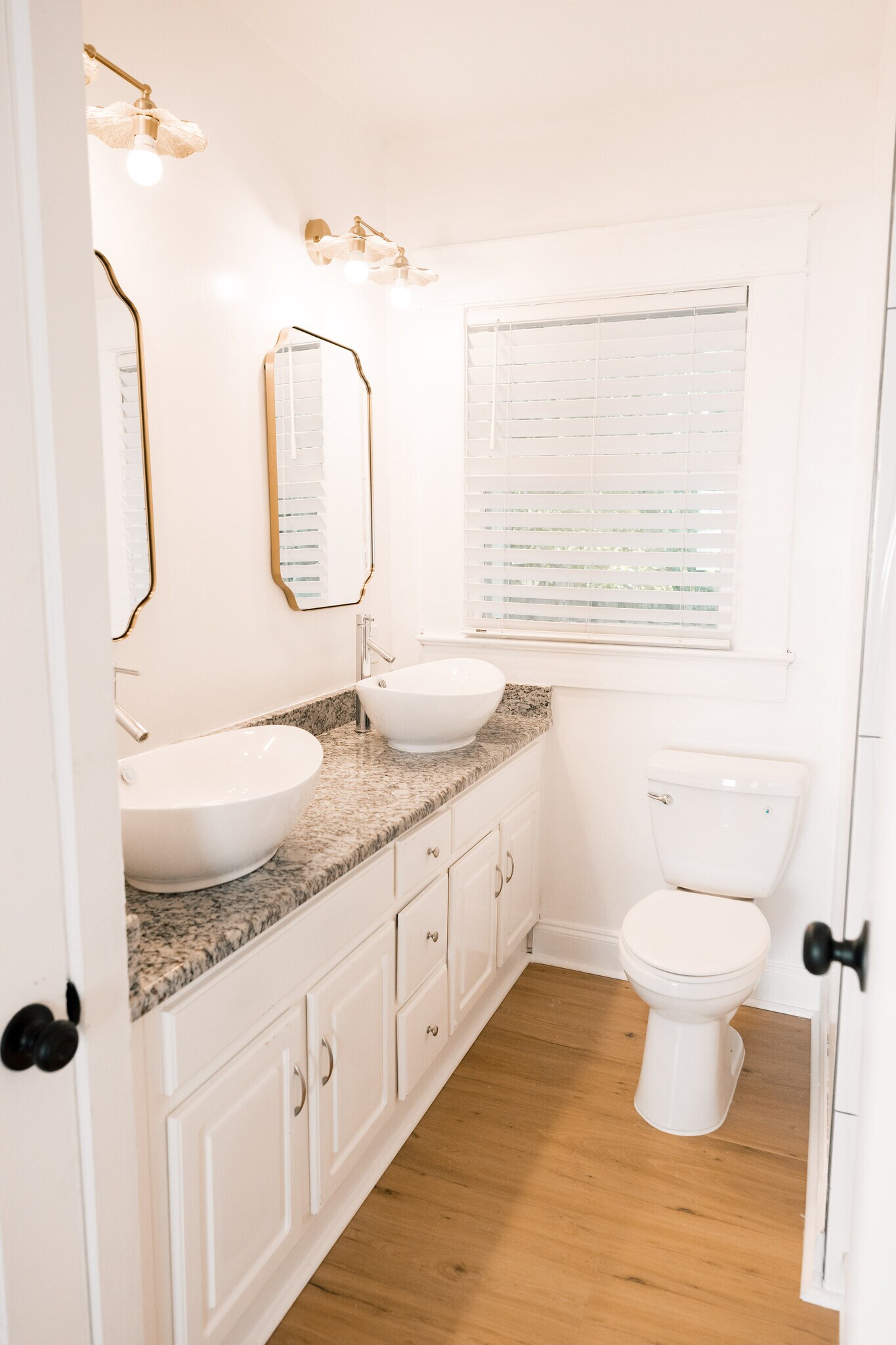 Building Photo - 902 W Columbus Dr