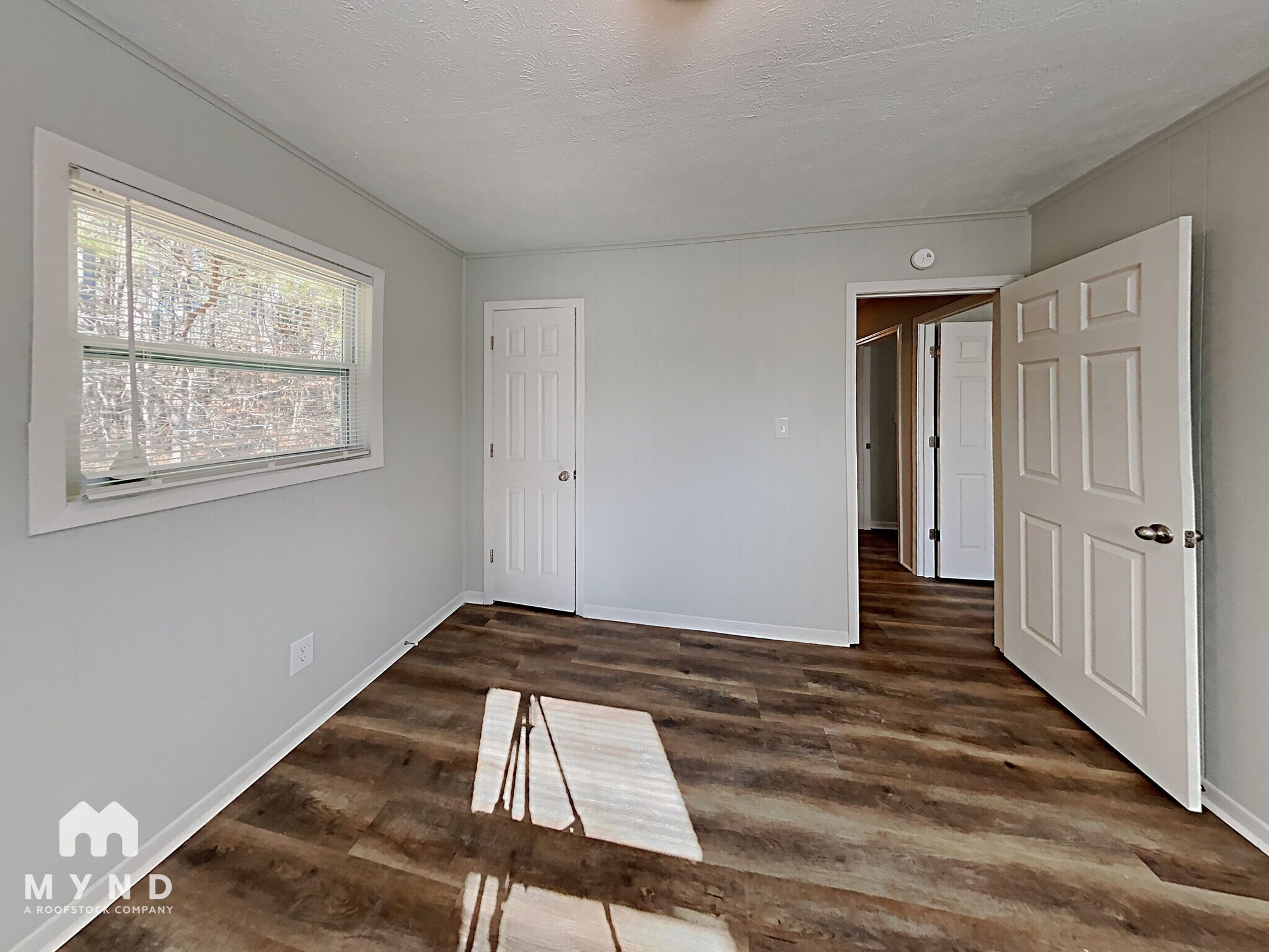 Building Photo - 6100 Shadow Glen Ct SW