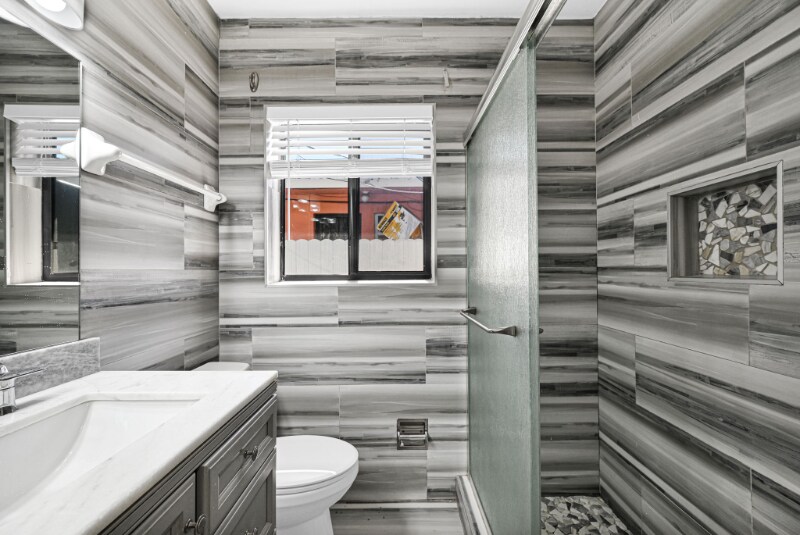 Building Photo - 6430 NE 1st Ct