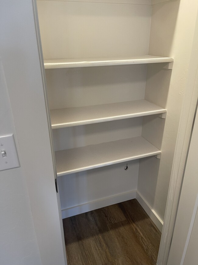 Building Photo - 1210 E Monroe Dr