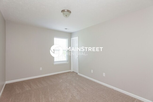 Building Photo - 4 Bedroom Pet-Friendly Home in Charlotte, NC with Main Street Renewal