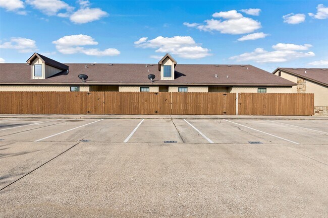 Building Photo - 3320 General Pkwy