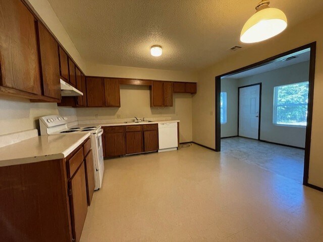 Building Photo - 310 N 34th St