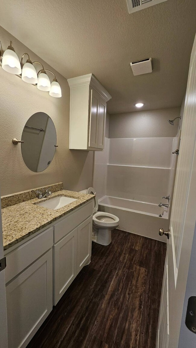 Building Photo - 514 Sweet Pea Ln