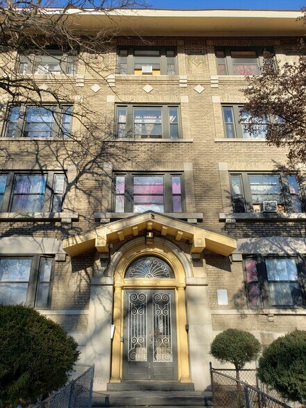 Building Photo - 347 Park Ave