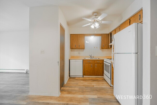 Building Photo - 10413 Dearlove Rd