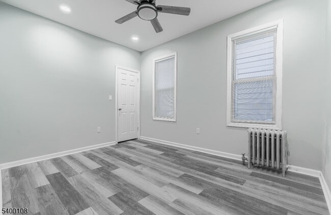 Building Photo - 89 Sheridan St