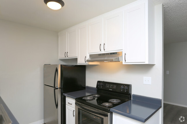 2BR 1BA-980 Sq Ft - The Huntington Apartments