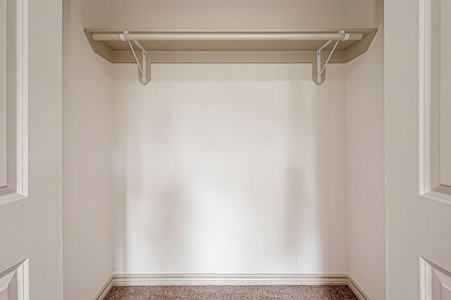 Building Photo - 5530 Hirondel St