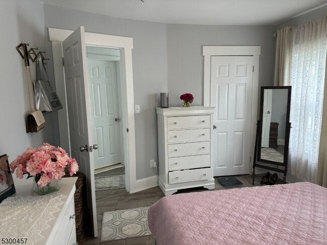 Building Photo - 89 Farragut Rd