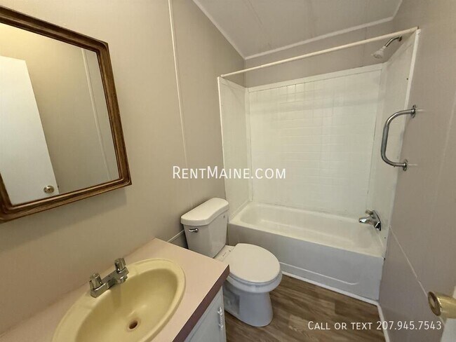 Building Photo - 799 Stillwater Ave