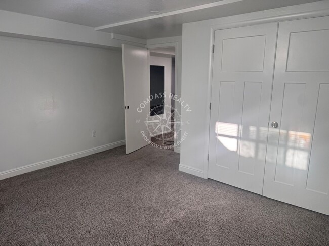 Building Photo - 545 Canyon Way