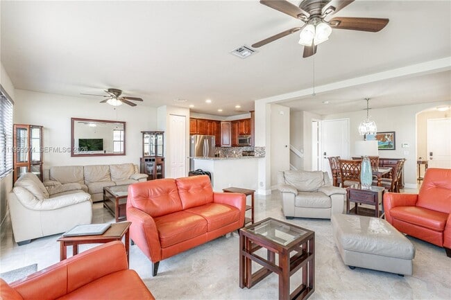 Building Photo - 8435 Lakeview Trail