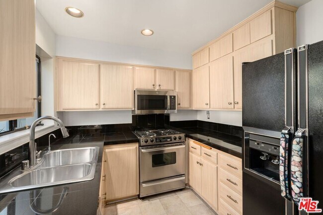 Building Photo - 3023 Berkeley Ave