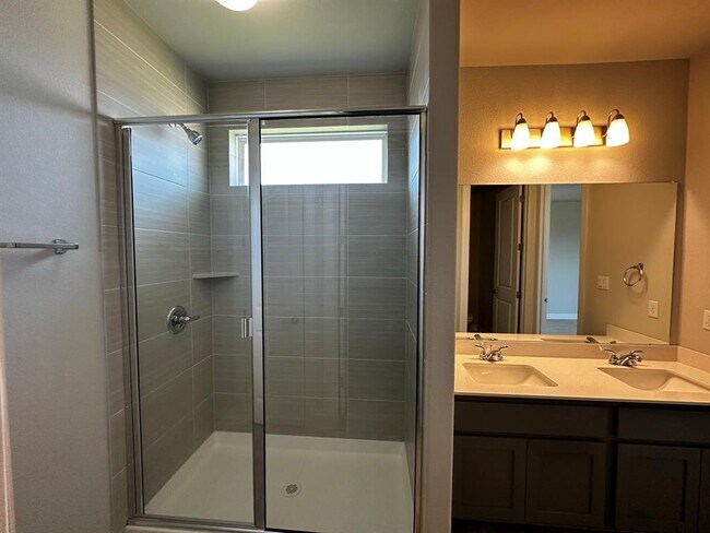 Building Photo - 109 Riverhill Dr