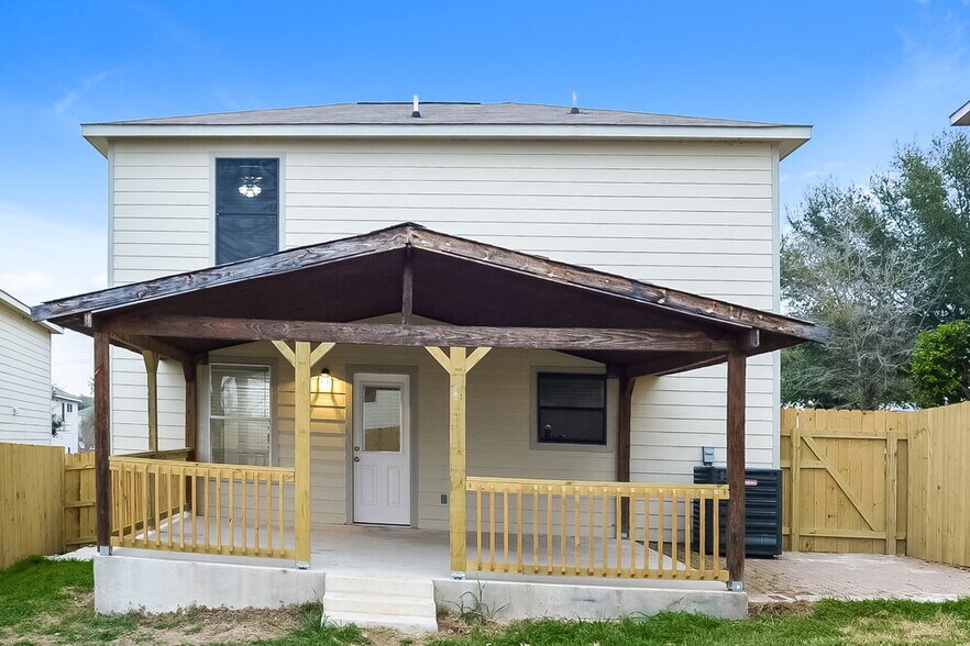 Building Photo - 5727 Sandy Canyon