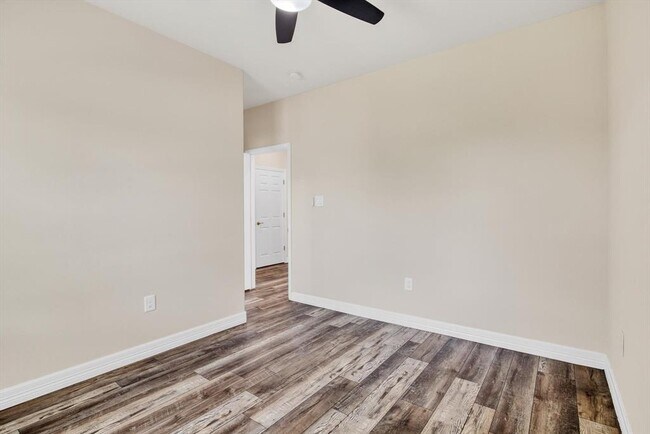 Building Photo - 6605 Avenue O